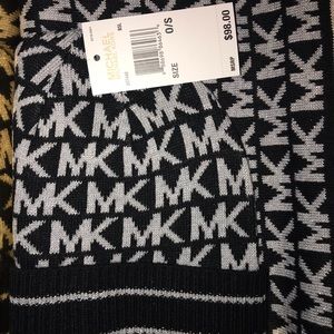Michael Kors Toboggan Scarf set